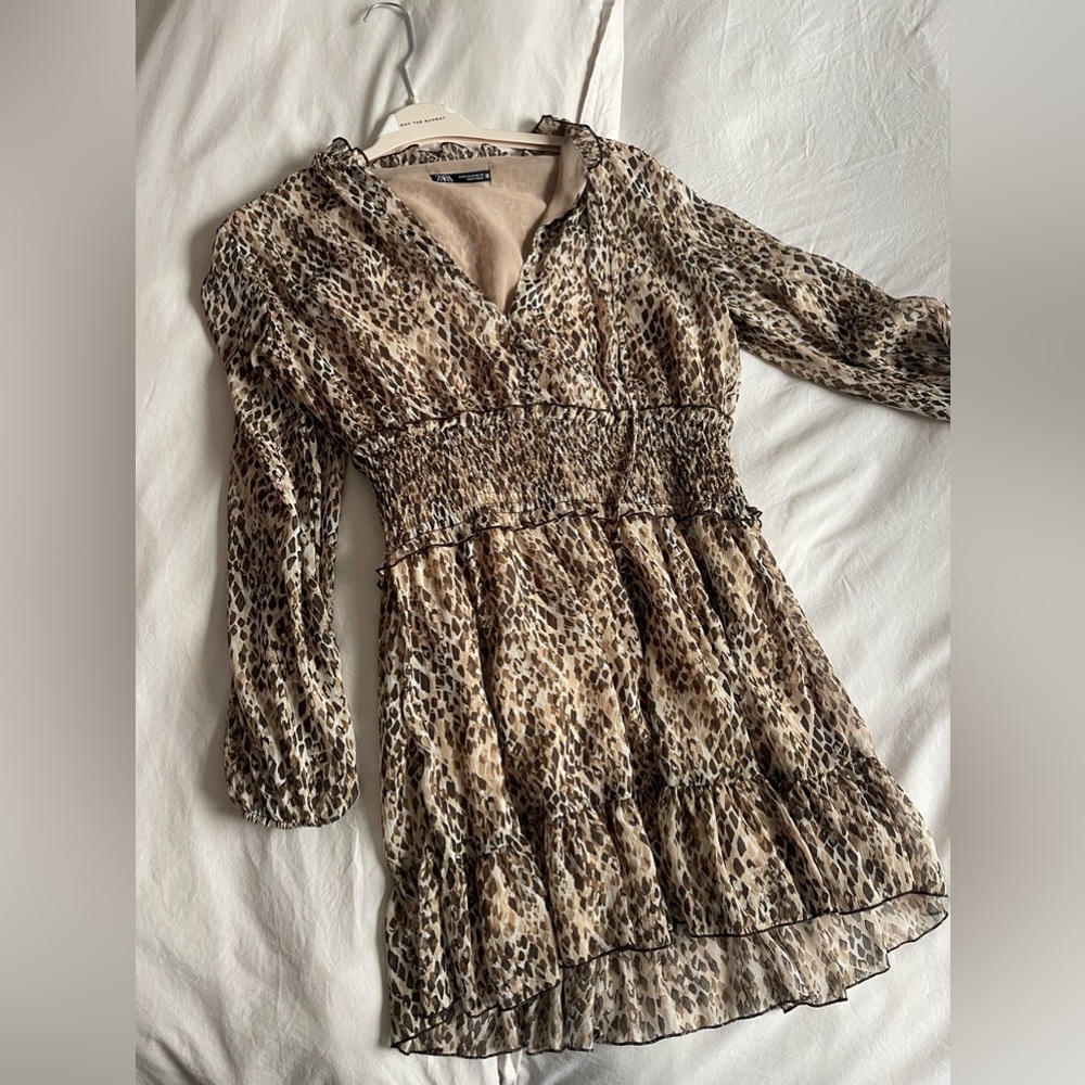 Brown spotted print dress in great condition!